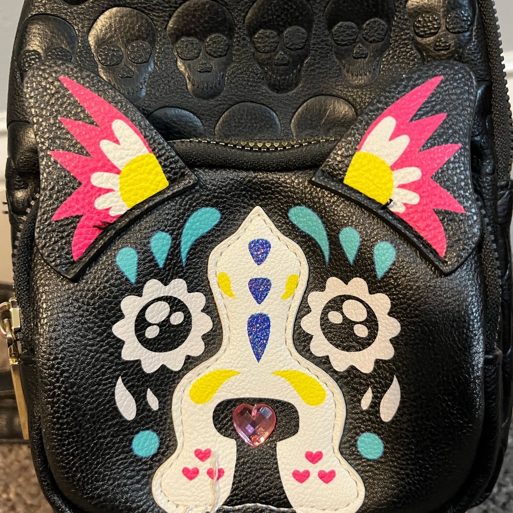 Betsey Johnson Leather Black Skulls Floral Lined Mini Backpack Colorful Dog. - Picture 3 of 9